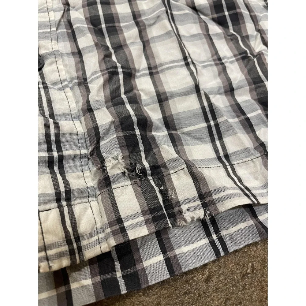 The North Face Shirt Mens Medium Gray Plaid Short Sleeve Button Up‎ Hiking Trail